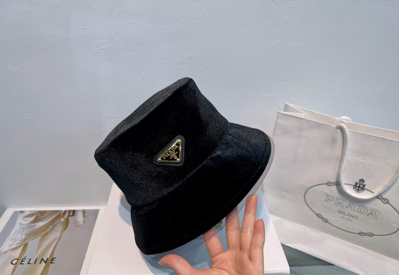 Prada hat 090902